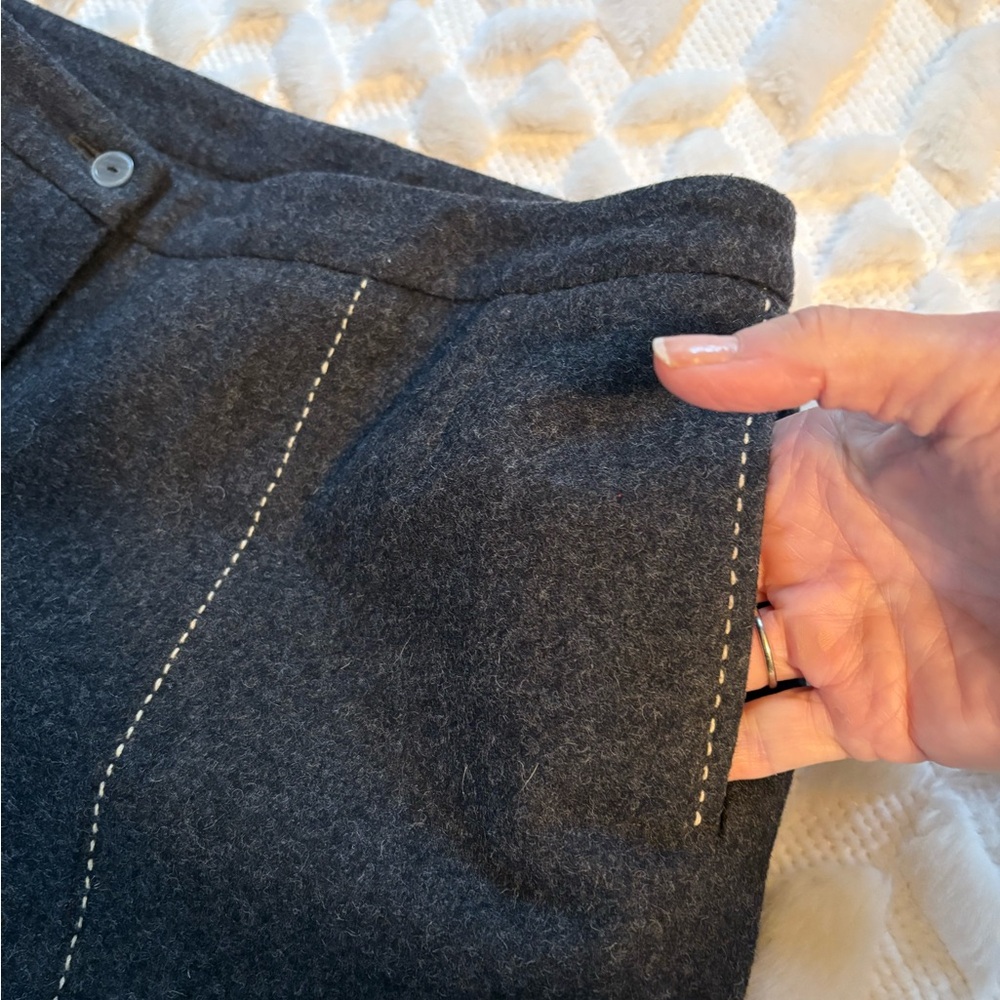 Elegant Gray Wool Women's Pantsuit - Picture 7 of 10